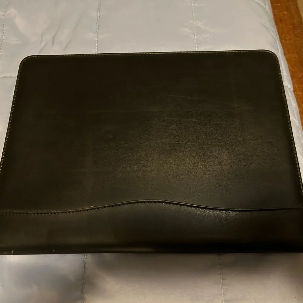 Black Folio Notepad Portfolio Organizer with Pockets, MasterCard-branded, EUC